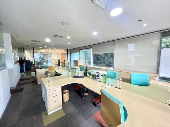 Oficina en arriendo en Milla De Oro, Medellín, 310 m² · foto 4 de 11