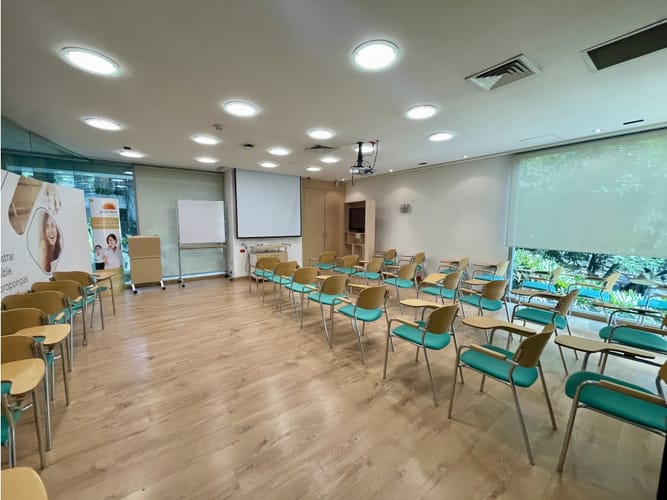 Oficina en arriendo en Milla De Oro, Medellín, 310 m² · foto 10 de 11