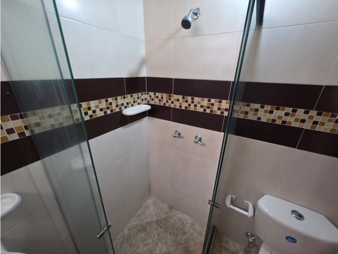 Apartamento de 4 alcobas en arriendo en Boston, Medellín, 98 m² · foto 24 de 24