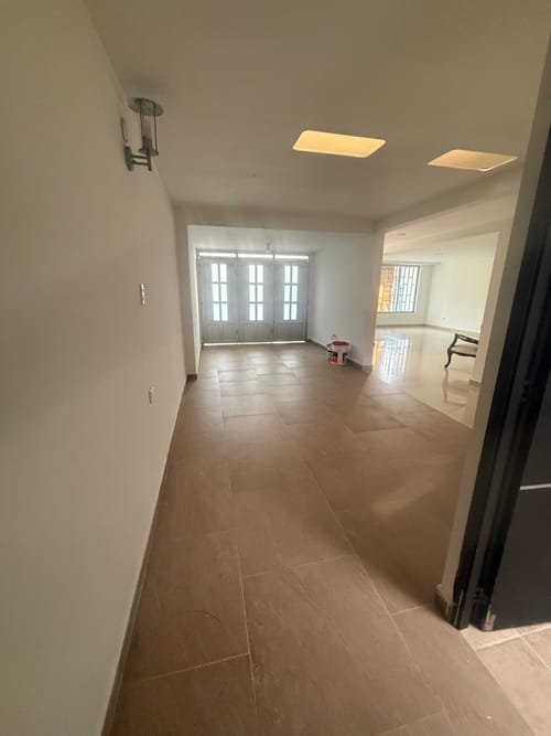 Casa de 5 alcobas en venta en Santa Monica, Dosquebradas, 185 m² · foto 5 de 16
