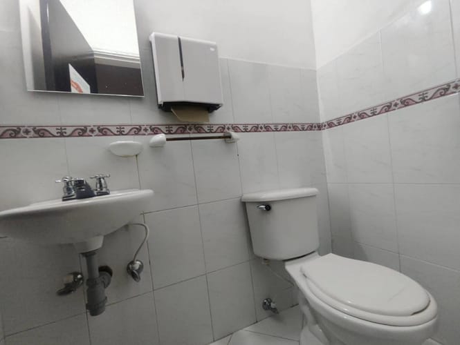 Casa de 10 alcobas en arriendo en Zuñiga, Envigado, 700 m² · foto 19 de 24