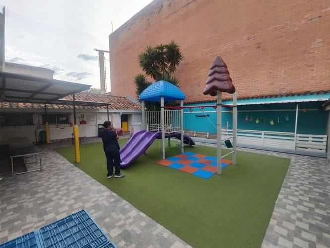 Casa de 10 alcobas en arriendo en Zuñiga, Envigado, 700 m² · foto 23 de 24
