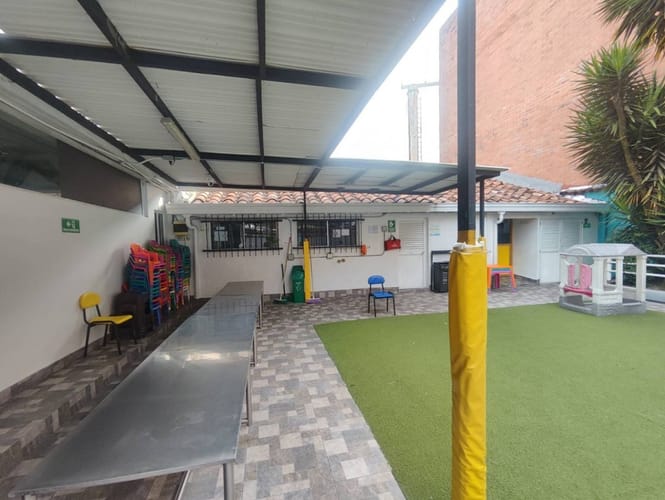 Casa de 10 alcobas en arriendo en Zuñiga, Envigado, 700 m² · foto 24 de 24