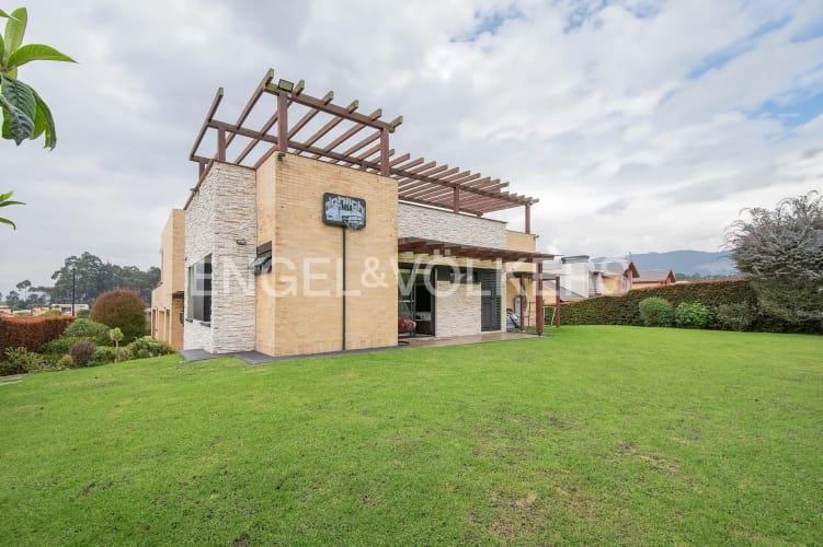 Casa de 4 alcobas en arriendo en Hatogrande, Sopó, 340 m² · foto 17 de 20