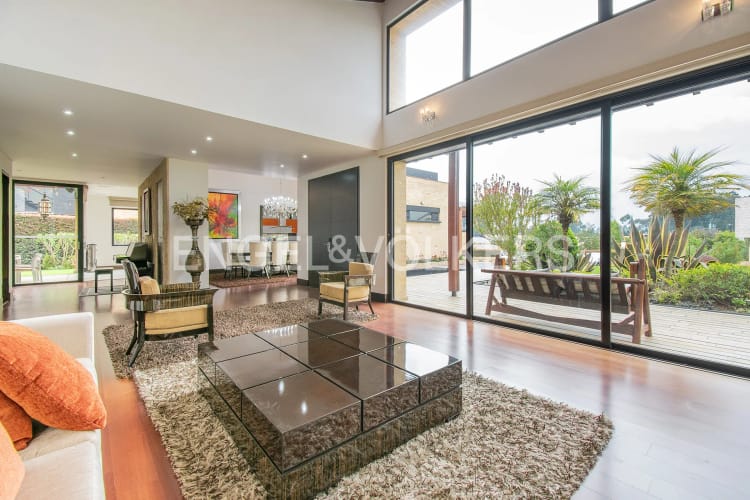 Casa de 4 alcobas en arriendo en Hatogrande, Sopó, 340 m² · foto 2 de 20