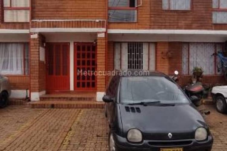 Casa de 3 alcobas en venta en El Rincon De Los Angeles, Bogotá, 118 m² · foto 2 de 15