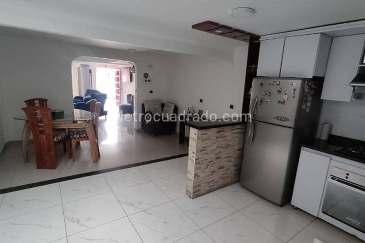 Casa de 3 alcobas en venta en El Rincon De Los Angeles, Bogotá, 118 m² · foto 6 de 15
