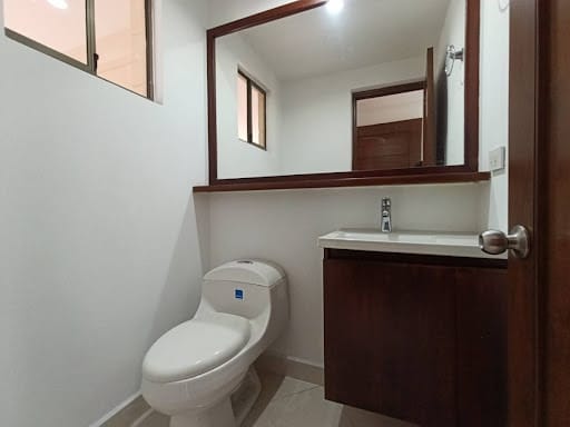 Casa de 3 alcobas en arriendo en El Diamante 2, Envigado, 200 m² · foto 4 de 23