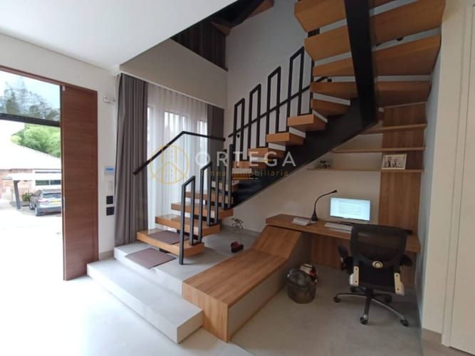 Casa de 4 alcobas en arriendo en Ruitoque Condominio, Piedecuesta, 250 m² · foto 4 de 24