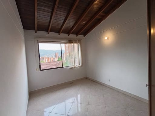 Casa de 3 alcobas en arriendo en El Diamante 2, Envigado, 200 m² · foto 16 de 23