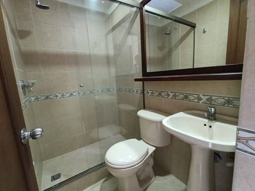Casa de 3 alcobas en arriendo en El Diamante 2, Envigado, 200 m² · foto 17 de 23