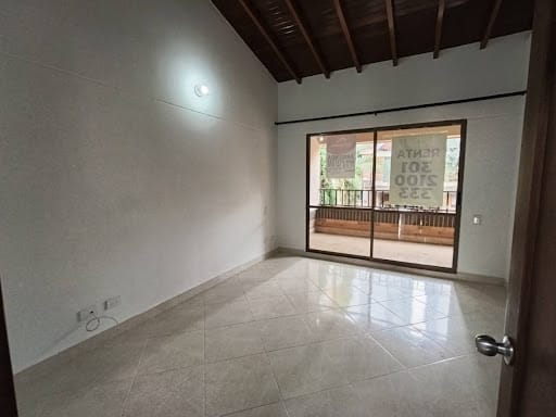 Casa de 3 alcobas en arriendo en El Diamante 2, Envigado, 200 m² · foto 19 de 23