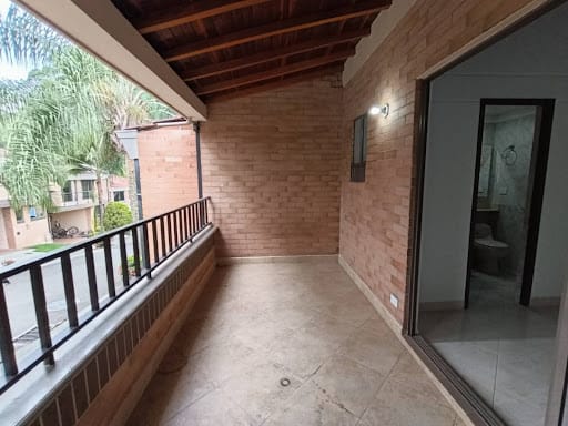 Casa de 3 alcobas en arriendo en El Diamante 2, Envigado, 200 m² · foto 21 de 23