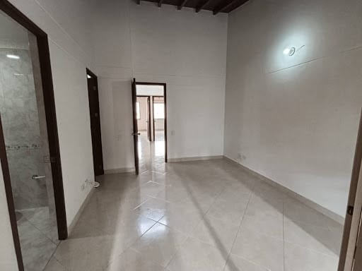 Casa de 3 alcobas en arriendo en El Diamante 2, Envigado, 200 m² · foto 22 de 23