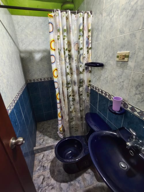 Casa de 8 alcobas en venta en Union De Vivienda Popular, Cali, 250 m² · foto 12 de 22