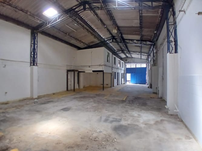 Bodega en arriendo en Santa Fe, Medellín, 210 m² · foto 2 de 10