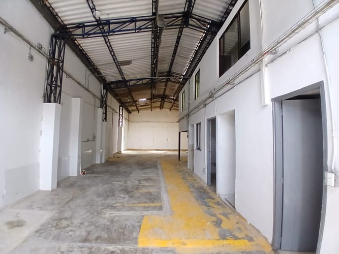 Bodega en arriendo en Santa Fe, Medellín, 210 m² · foto 7 de 10