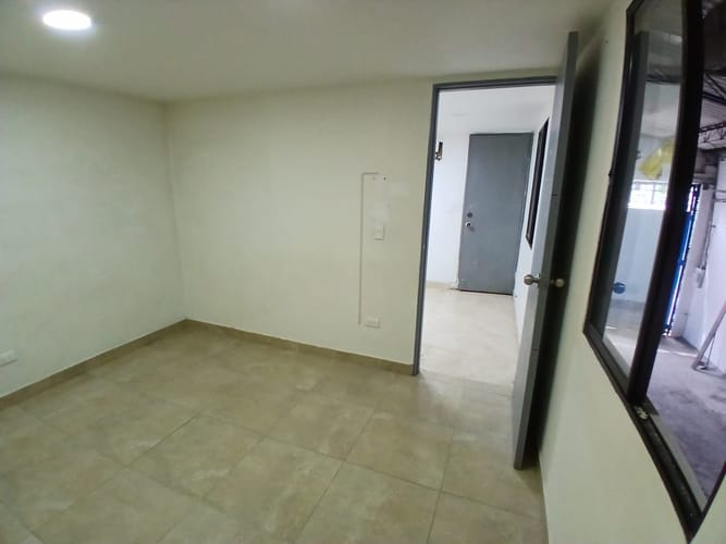 Bodega en arriendo en Santa Fe, Medellín, 210 m² · foto 8 de 10