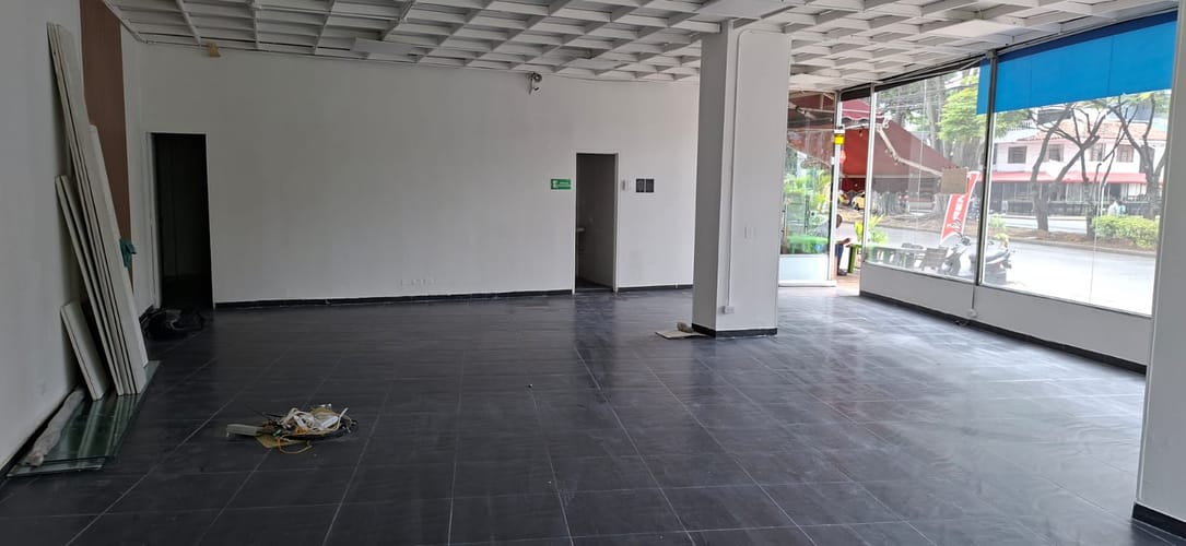 Local en arriendo en El Cedro, Cali, 100 m² · foto 2 de 6