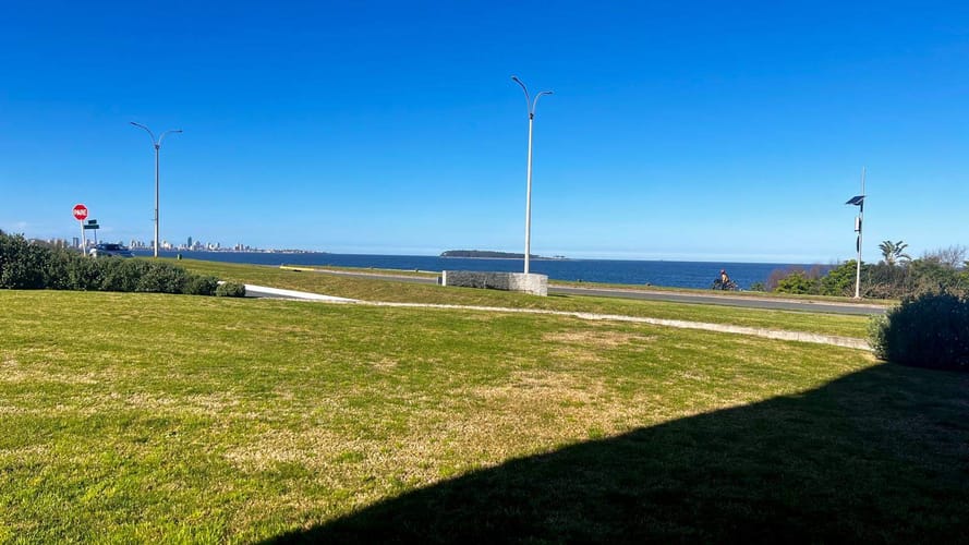 Apartamento en alquiler anual primera linea mansa · Foto 7