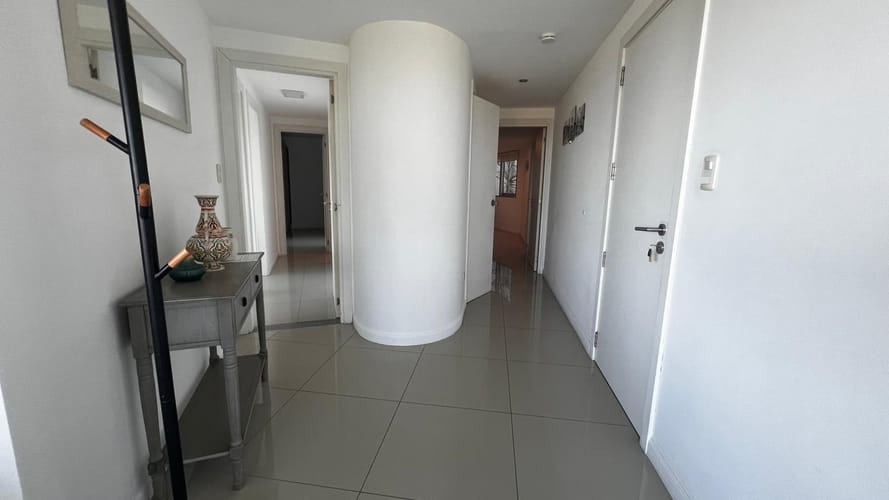 Apartamento en alquiler anual primera linea mansa · Foto 8
