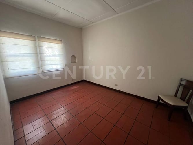 Casa de 6 alcobas en venta en Laureles, Medellín, 398 m² · foto 4 de 17