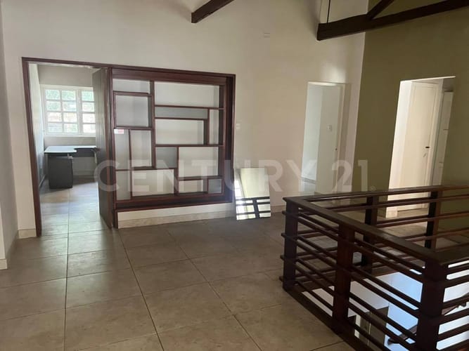 Casa de 6 alcobas en venta en Laureles, Medellín, 398 m² · foto 8 de 17