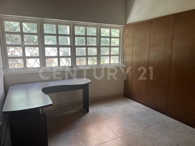Casa de 6 alcobas en venta en Laureles, Medellín, 398 m² · foto 12 de 17
