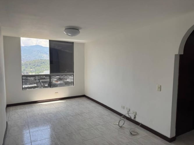Apartamento de 2 alcobas en arriendo en El Poblado, Medellín, 62 m² · foto 2 de 11
