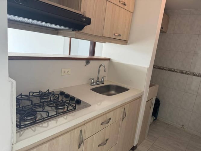 Apartamento de 2 alcobas en arriendo en El Poblado, Medellín, 62 m² · foto 5 de 11