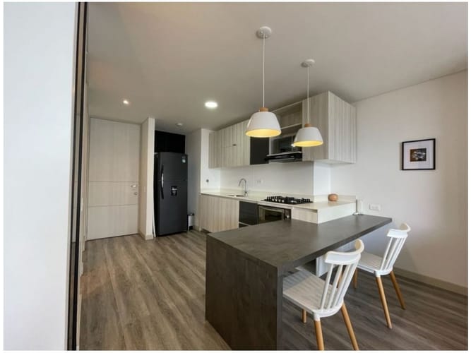 Apartaestudio en venta en El Tesoro, Medellín, 63 m² · foto 2 de 15