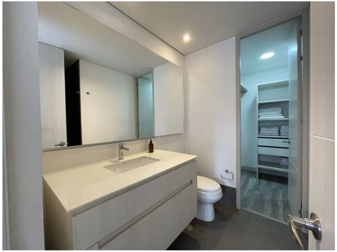 Apartaestudio en venta en El Tesoro, Medellín, 63 m² · foto 11 de 15