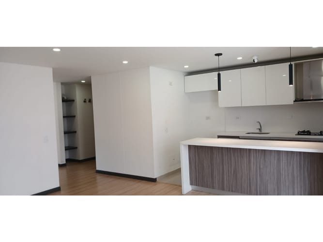 Apartamento en venta en Santa Barbara Oriental, Bogotá · foto 3 de 18