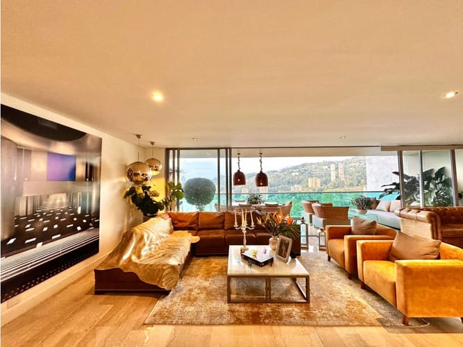 Apartamento de 3 alcobas en arriendo en El Tesoro, Medellín, 245 m² · foto 2 de 24