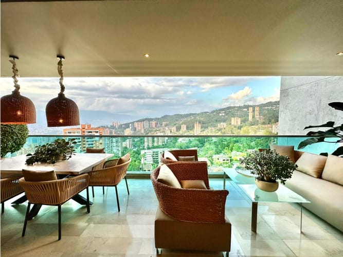 Apartamento de 3 alcobas en arriendo en El Tesoro, Medellín, 245 m² · foto 6 de 24