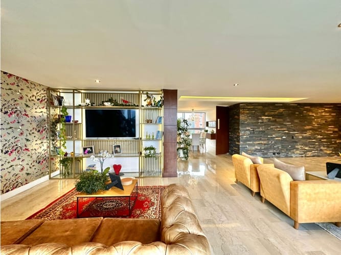 Apartamento de 3 alcobas en arriendo en El Tesoro, Medellín, 245 m² · foto 8 de 24