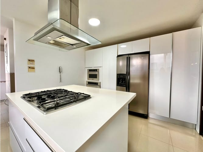 Apartamento de 3 alcobas en arriendo en El Tesoro, Medellín, 245 m² · foto 13 de 24