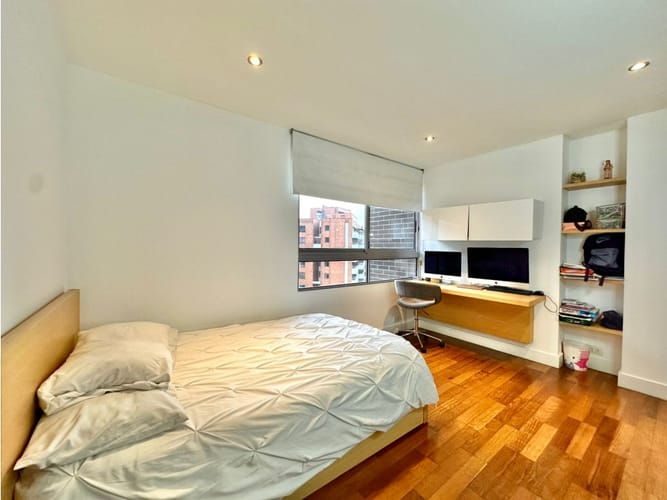 Apartamento de 3 alcobas en arriendo en El Tesoro, Medellín, 245 m² · foto 21 de 24