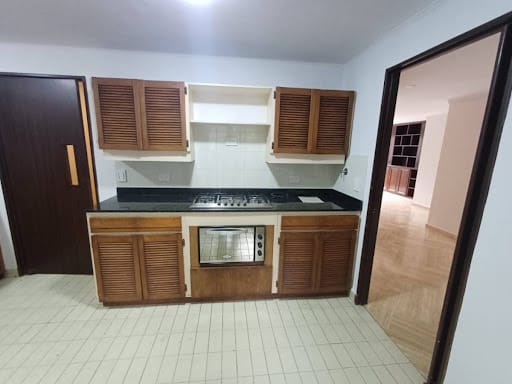 Apartamento de 3 alcobas en arriendo en Vizcaya, Medellín, 154 m² · foto 4 de 20