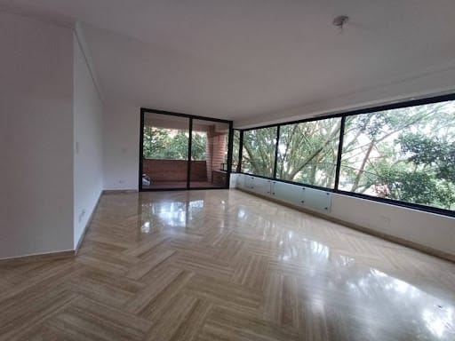 Apartamento de 3 alcobas en arriendo en Vizcaya, Medellín, 154 m² · foto 7 de 20
