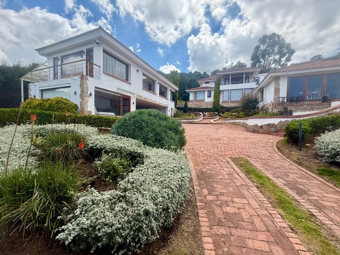 Casa de 5 alcobas en venta en Sindamanoy, Chía · foto 2 de 16