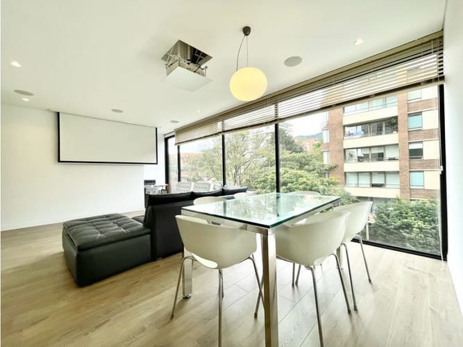 Apartamento de 2 alcobas en venta en Chico Norte, Bogotá, 105 m² · foto 4 de 23