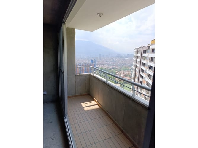Apartamento de 3 alcobas en venta en Bellavista, Bello, 54 m² · foto 2 de 20