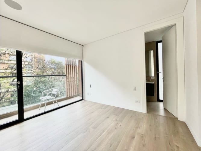 Apartamento de 2 alcobas en venta en Chico Norte, Bogotá, 105 m² · foto 10 de 23