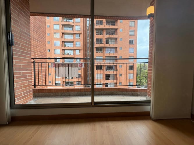 Apartamento en venta en Lagos De Cordoba, Bogotá · foto 2 de 24