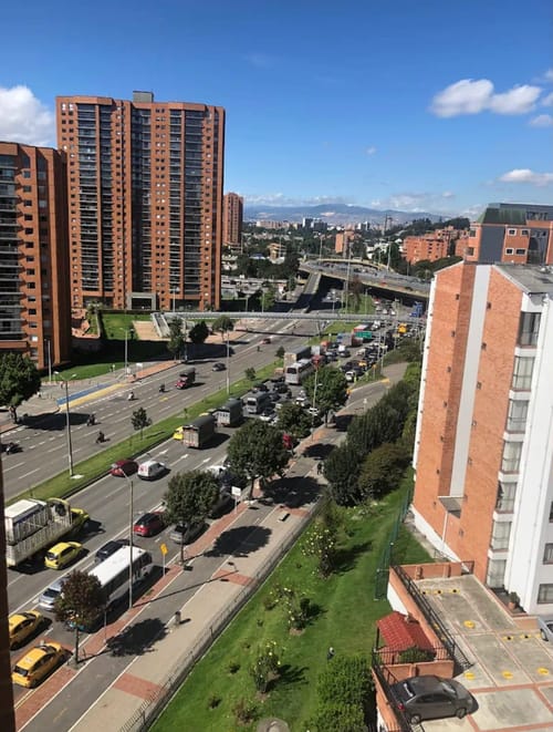 Apartaestudio en venta en Colina Campestre, Bogotá, 25 m² · foto 2 de 7