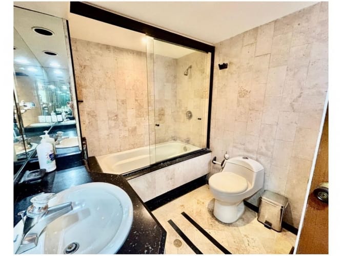 Apartamento de 3 alcobas en venta en Los Balsos, Medellín, 200 m² · foto 8 de 12