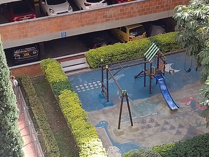 Apartamento de 3 alcobas en venta en Los Colores, Medellín, 67 m² · foto 2 de 24