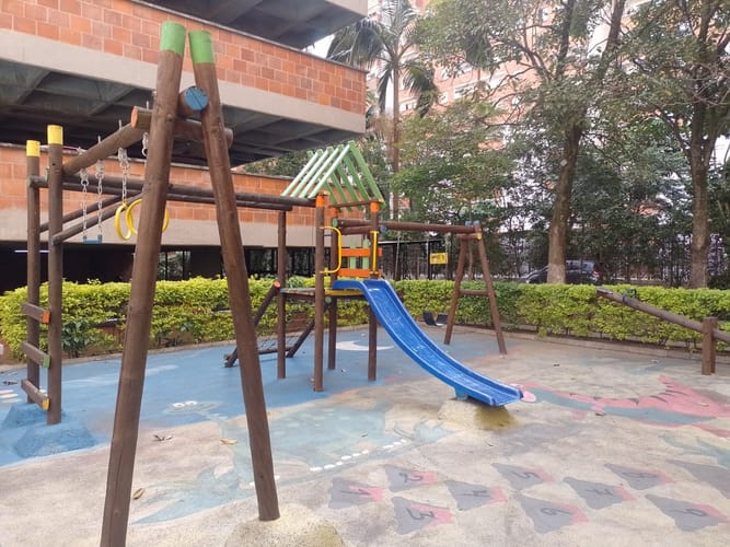 Apartamento de 3 alcobas en venta en Los Colores, Medellín, 67 m² · foto 8 de 24