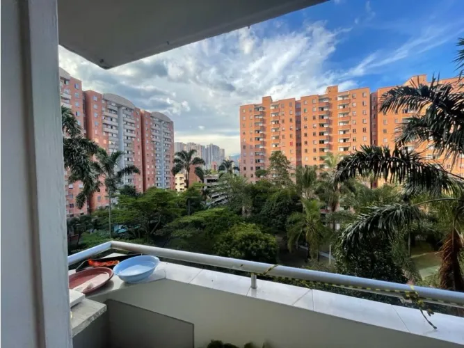 Apartamento de 3 alcobas en venta en Los Colores, Medellín, 67 m² · foto 14 de 24